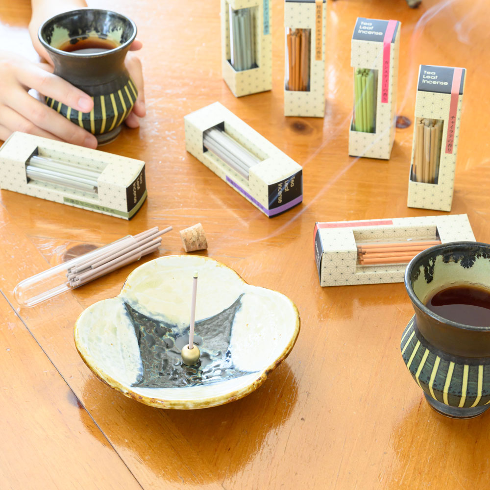 吉野瞬×悠々庵　四葉香皿　海風(使用シーン)